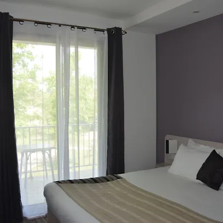 Hotel Et Les Cleunes Oleron 3*